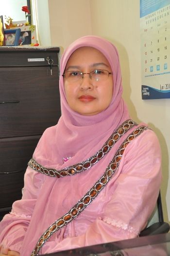 Puan Suraya Ahmad